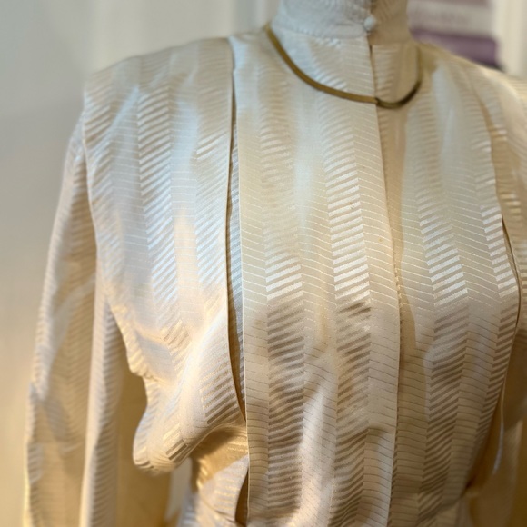 100% Silk Cream Victorian Style Blouse Size - Picture 5 of 10